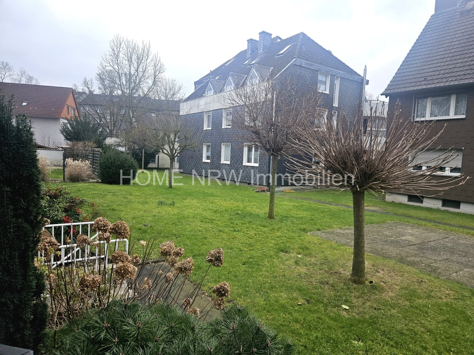 Moderne 2-Zimmer-Erdgeschosswohnung mit Süd-Balkon, Fußbodenheizung & optionaler Garage – ideal für Anleger und Eigennutzer