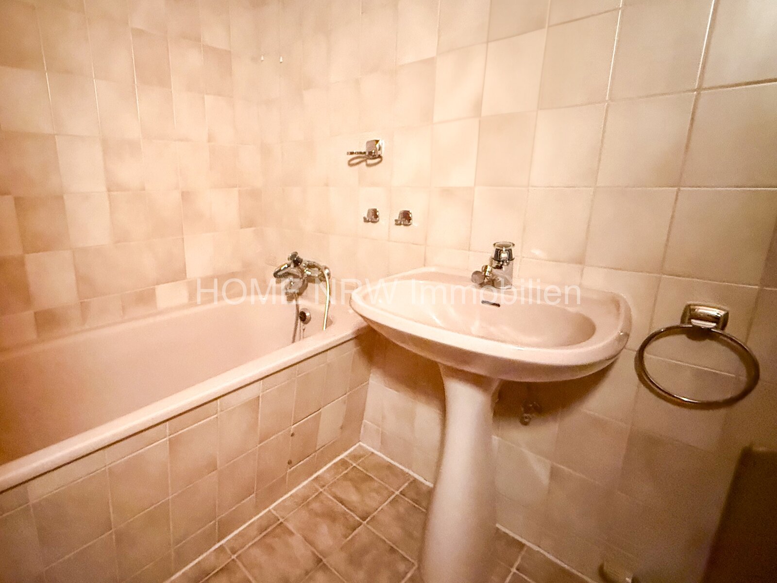 Großzügige 3-Zimmer-Eigentumswohnung in bester Lage von Essen-Kettwig – Wohnen mit Stil und Komfort