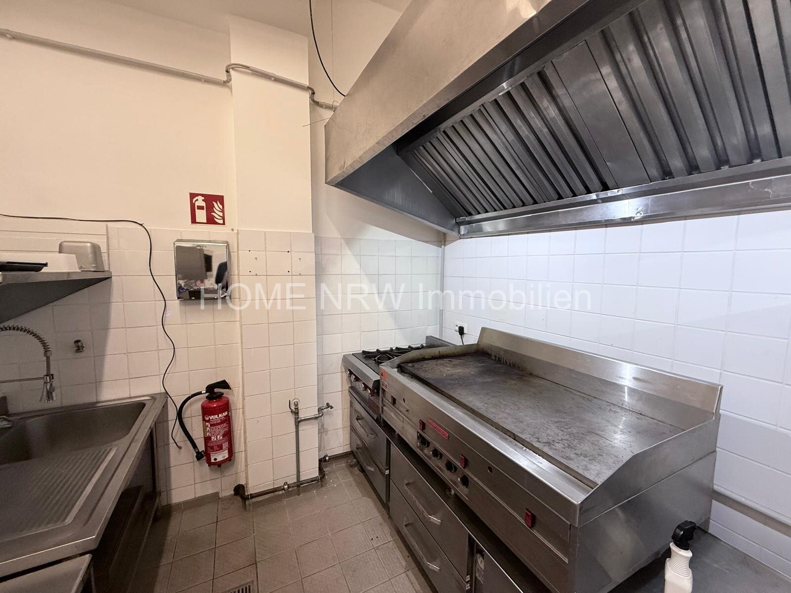 Vielseitige & kernsanierte Gastronomie in Toplage – Sternstraße 1A, Krefeld