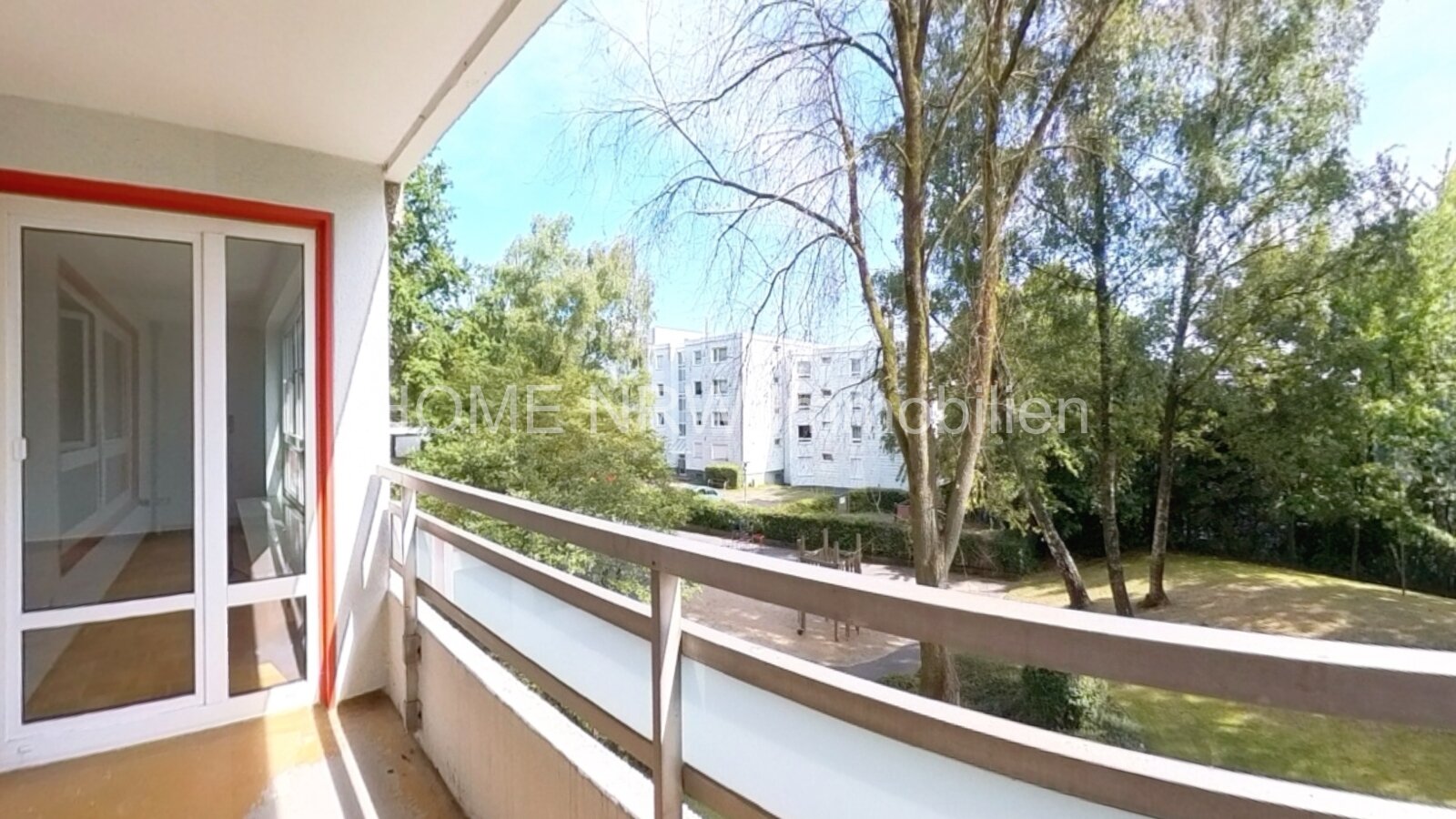 Kapitalanlage in Toplage: Modernisierte 4-Zimmer-Eigentumswohnung mit Loggia in Essen-Kettwig