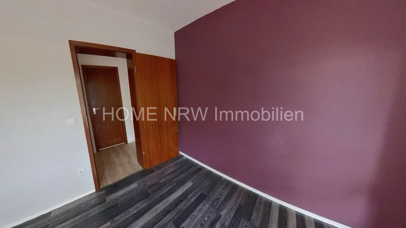 Kapitalanlage in Toplage: Modernisierte 4-Zimmer-Eigentumswohnung mit Loggia in Essen-Kettwig