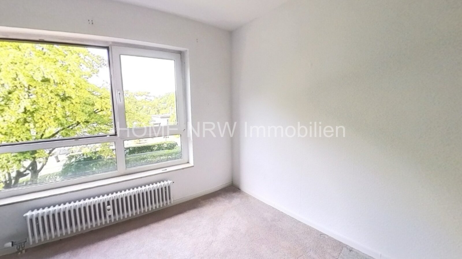 Kapitalanlage in Toplage: Modernisierte 4-Zimmer-Eigentumswohnung mit Loggia in Essen-Kettwig