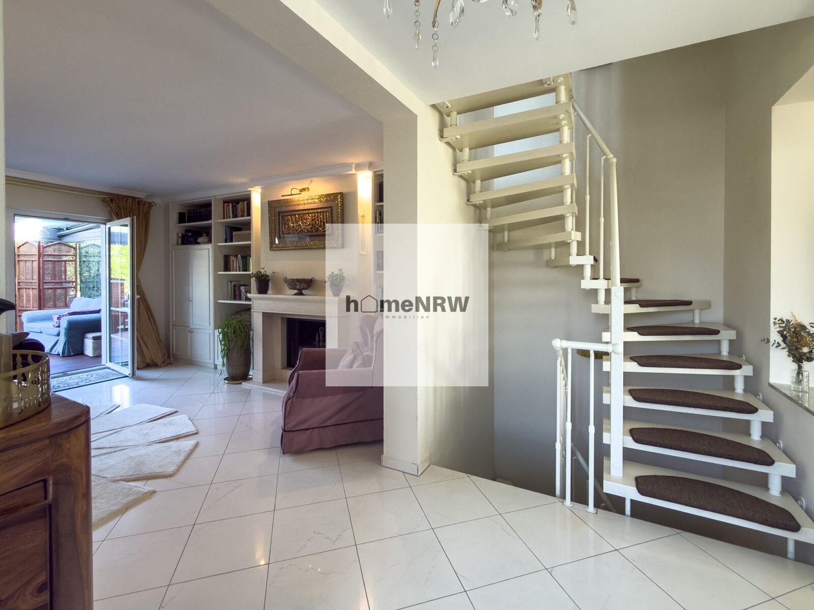 Hochwertiges Einfamilienhaus in Meerbusch – beheizter Pool, eigener Brunnen und Top-Lage