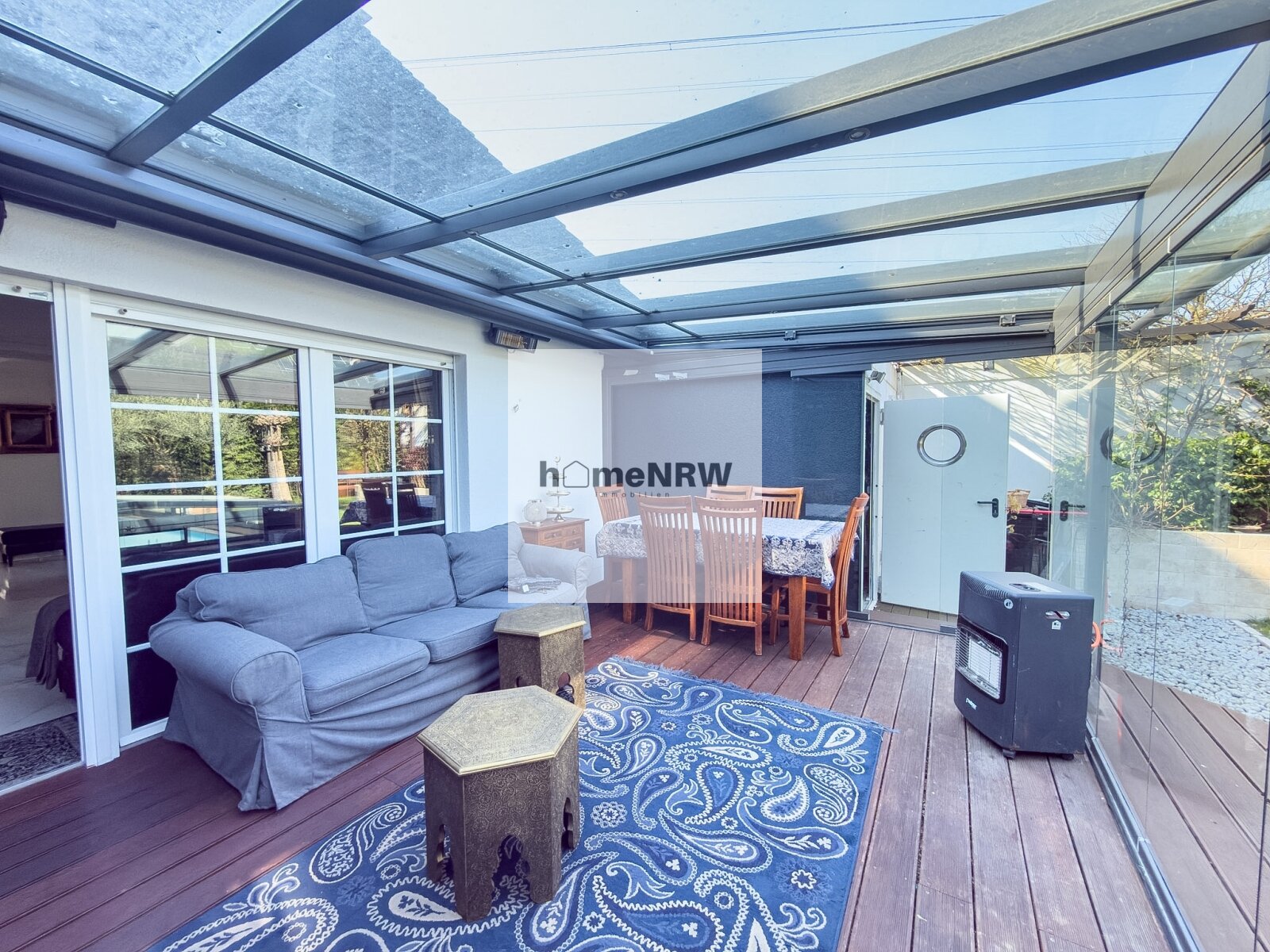 Hochwertiges Einfamilienhaus in Meerbusch – beheizter Pool, eigener Brunnen und Top-Lage