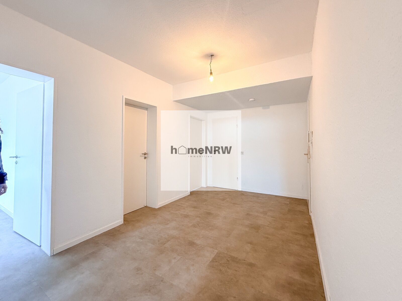 Provisionsfrei! Modernisierte 3,5-Zimmer-Wohnung mit Balkon & Weitblick in Wülfrath