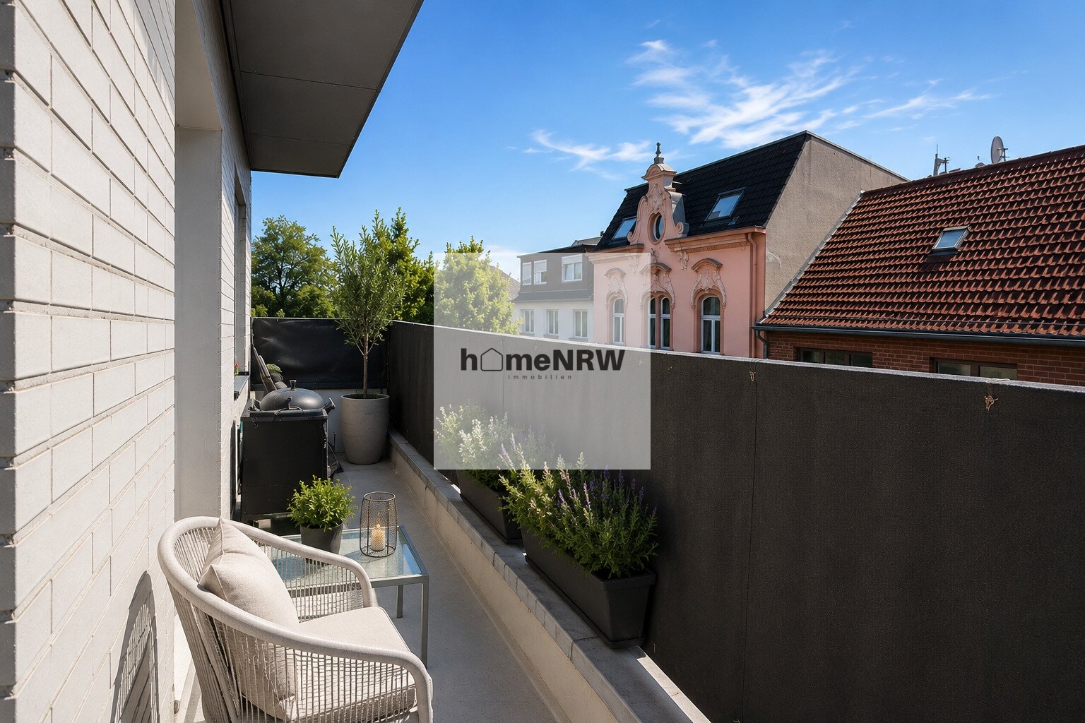 3,5-Zimmer-Wohnung mit Balkon und Entwicklungspotenzial in Oberhausen-Mitte