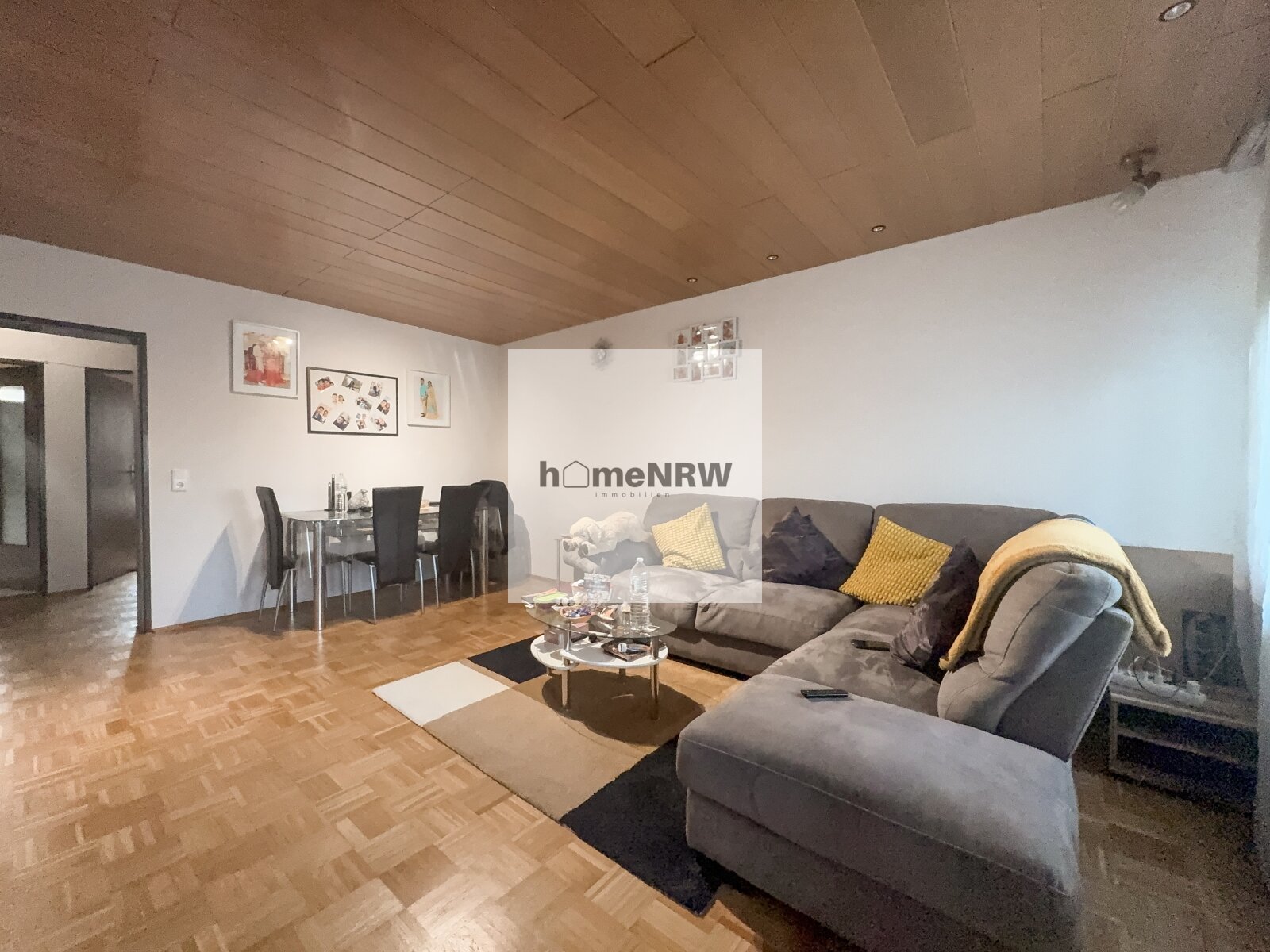 Wohn- und Essbereich mit intelligenter Raumnutzung