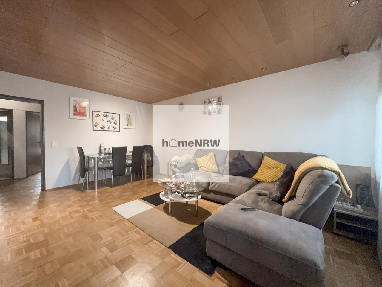 Wohn- und Essbereich mit intelligenter Raumnutzung